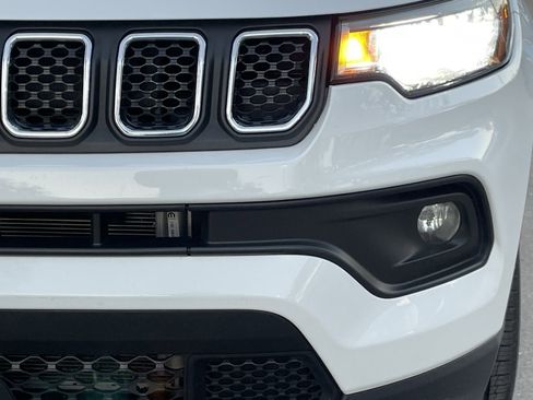 Used 2024 Jeep Compass Latitude image 7