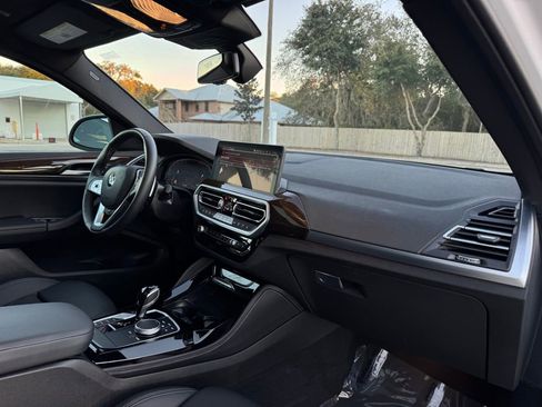 Used 2024 BMW X4 xDrive30i w/ Parking Assistance Package image 29