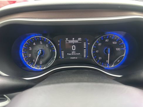 Used 2024 Chrysler Voyager LX FWD image 25