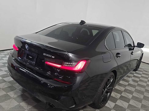 Used 2022 BMW 330e w/ M Sport Package RWD image 4