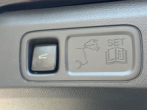 Certified 2024 Ford Expedition Limited AWD/4WD image 11