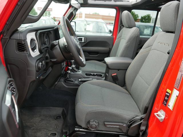 Used 2024 Jeep Wrangler Unlimited Sahara w/ Safety Group AWD/4WD image 13