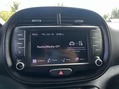Used 2022 Kia Soul LX w/ Technology Package FWD image 17