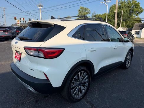 Used 2022 Ford Escape Titanium AWD/4WD image 6
