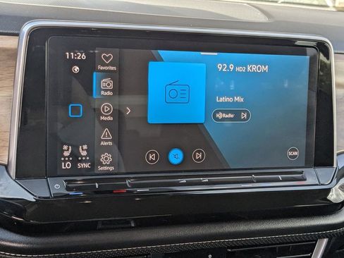 Used 2025 Volkswagen Atlas SE image 8