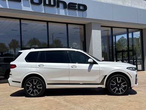 Used 2021 BMW X7 xDrive40i w/ M Sport Package AWD/4WD image 2
