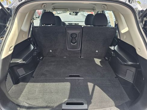 Used 2020 Nissan Rogue S AWD/4WD image 10