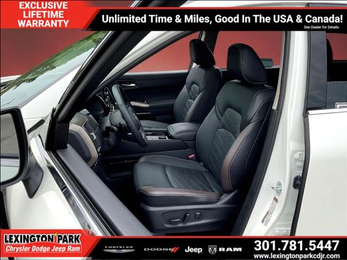 Used 2024 Nissan Pathfinder Platinum AWD/4WD image 20