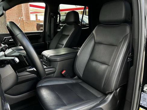 Used 2025 Chevrolet Tahoe LT RWD image 28