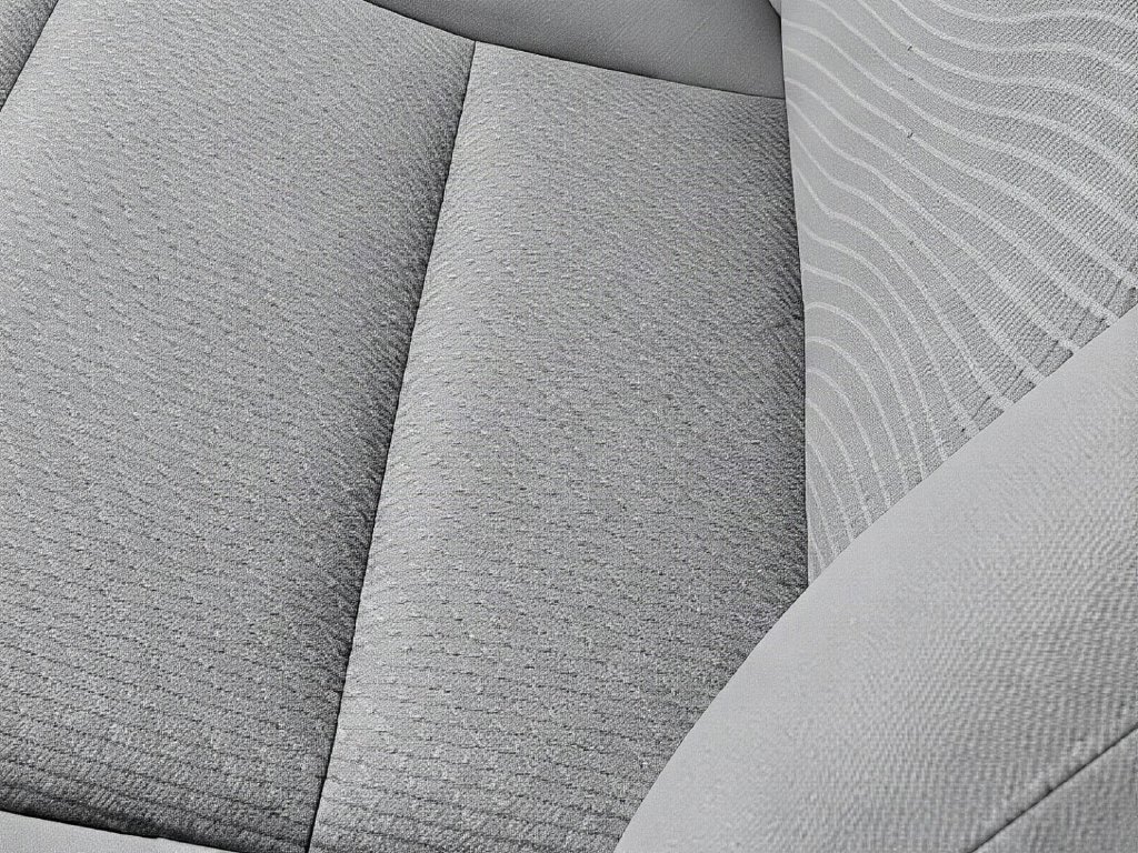 Used 2019 Toyota Highlander LE FWD image 22