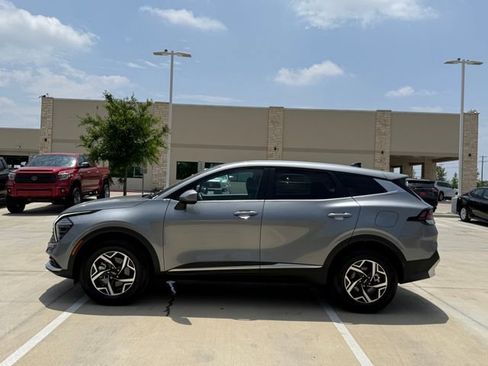 Used 2024 Kia Sportage LX AWD/4WD image 7