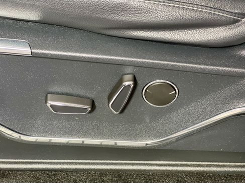 Used 2022 Ford F150 Lariat w/ Equipment Group 502A High image 15