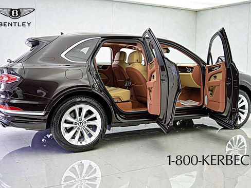 Used 2024 Bentley Bentayga image 11