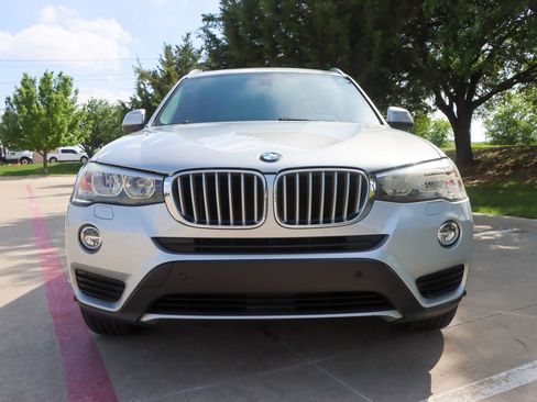 Used 2017 BMW X3 xDrive28i image 2