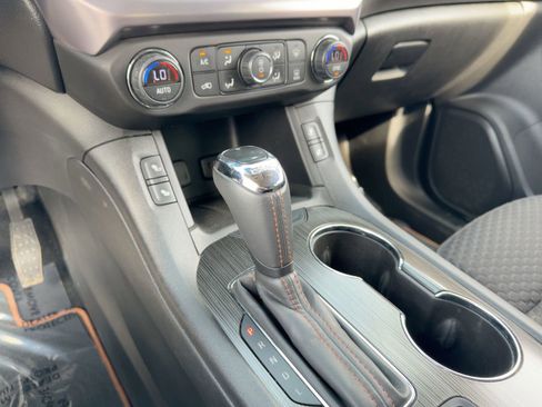 Used 2017 GMC Acadia SLE w/ Driver Alert Package I image 17