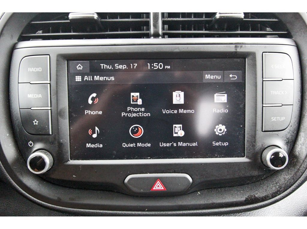 Used 2025 Kia Soul LX w/ LX Technology Package FWD image 26