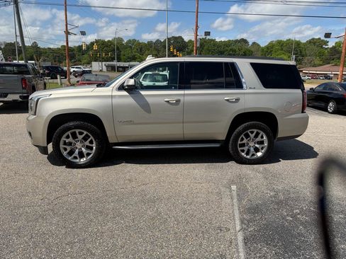 Used 2017 GMC Yukon SLE w/ SLE Value Package AWD/4WD image 14