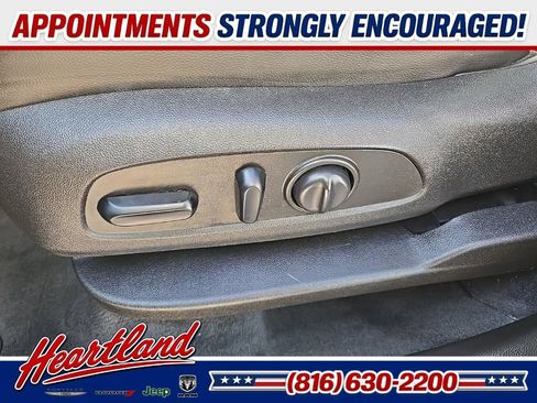 Used 2021 Chevrolet Traverse Premier AWD/4WD image 40