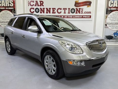 Used 2012 Buick Enclave Leather FWD image 2