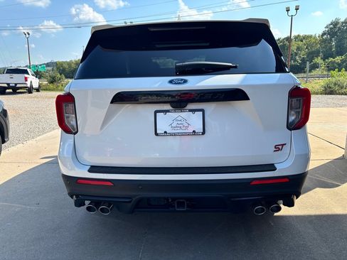 Used 2024 Ford Explorer ST w/ Equipment Group 401A AWD/4WD image 3