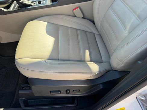 Used 2017 Ford Escape Titanium FWD image 20