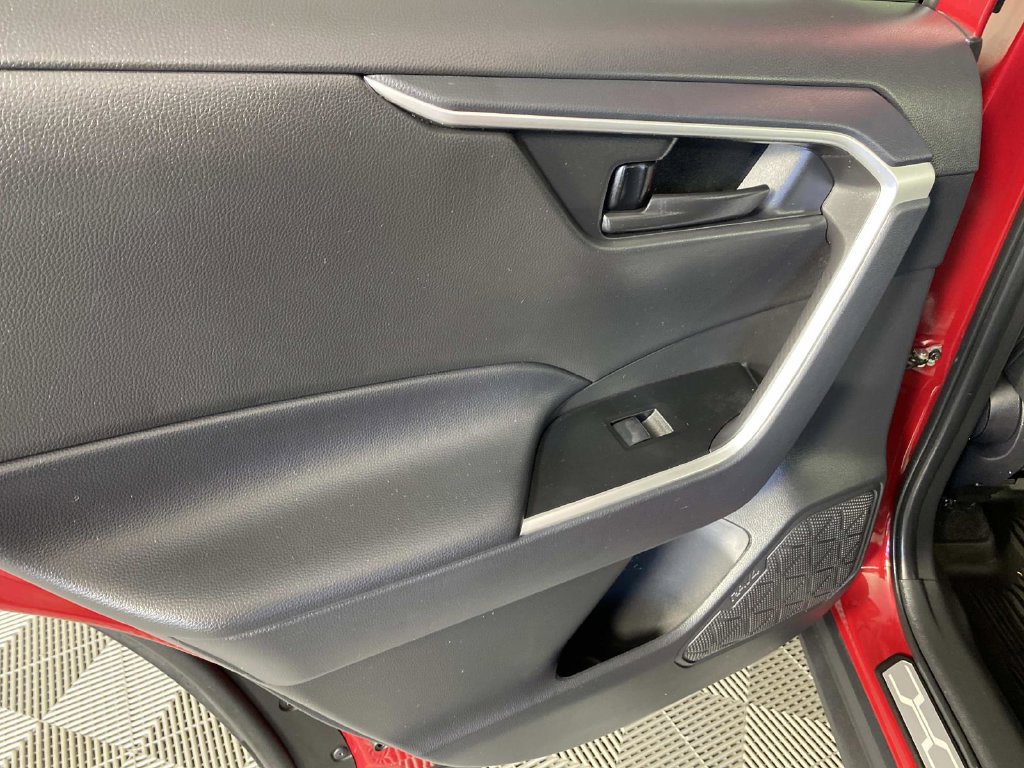 Used 2024 Toyota RAV4 LE AWD/4WD image 25