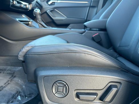 Certified 2025 Audi Q3 2.0T Premium w/ Black Optic Sport Package image 17