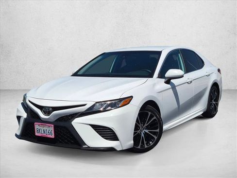 Certified 2019 Toyota Camry SE w/ Carpet Mat Package FWD image 2