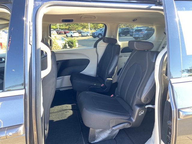Used 2023 Chrysler Voyager LX FWD image 16