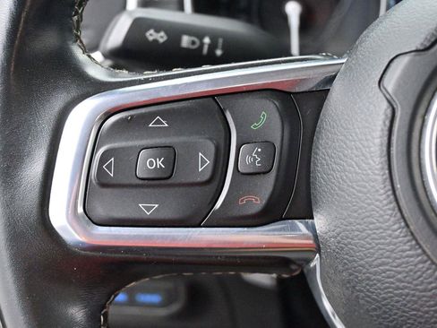 Used 2022 Jeep Wrangler Unlimited Sahara AWD/4WD image 17