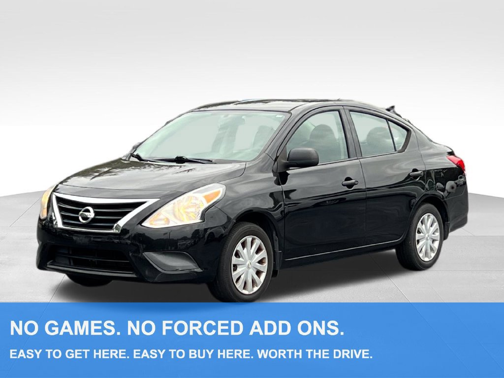 Used 2015 Nissan Versa S FWD image 1
