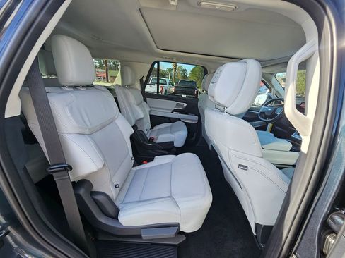 New 2026 Ford Expedition Platinum w/ Driver's Package AWD/4WD image 31