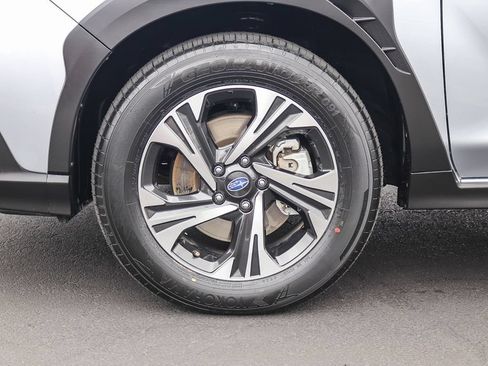 Certified 2025 Subaru Crosstrek 2.5i Premium AWD/4WD image 11