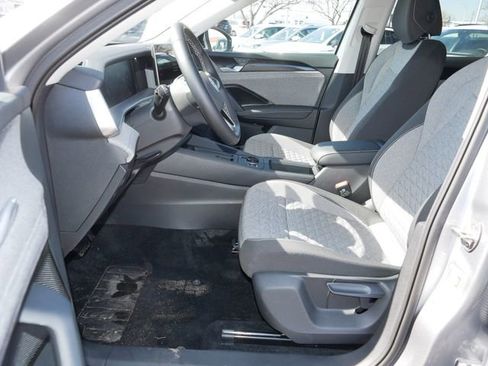 Used 2025 Volkswagen Tiguan S image 13