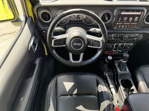 Used 2023 Jeep Wrangler Unlimited Rubicon 4xe w/ Steel Bumper Group AWD/4WD image 15