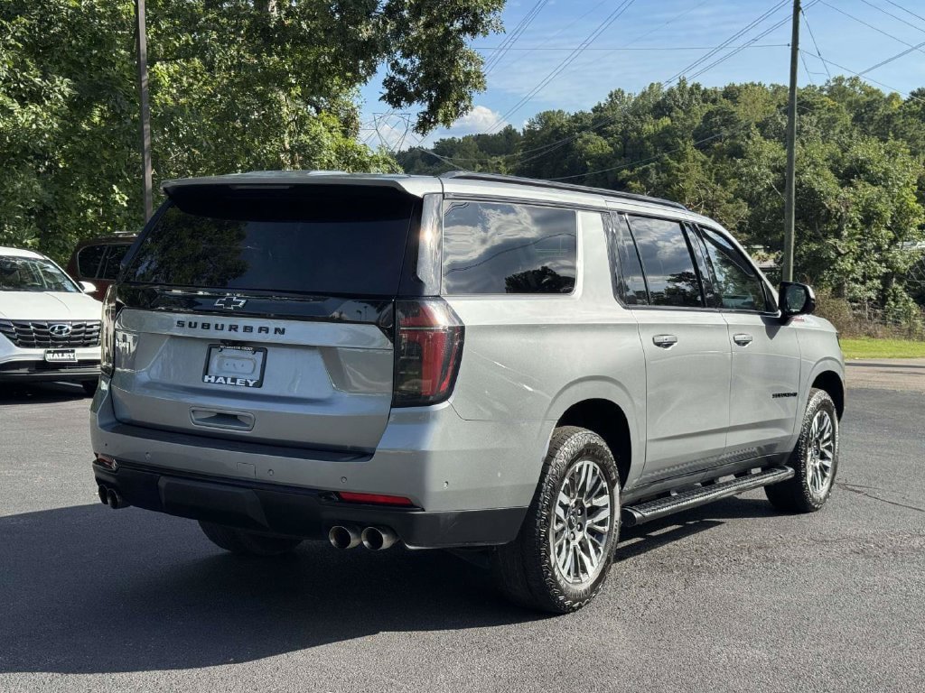 Used 2025 Chevrolet Suburban Z71 AWD/4WD image 23