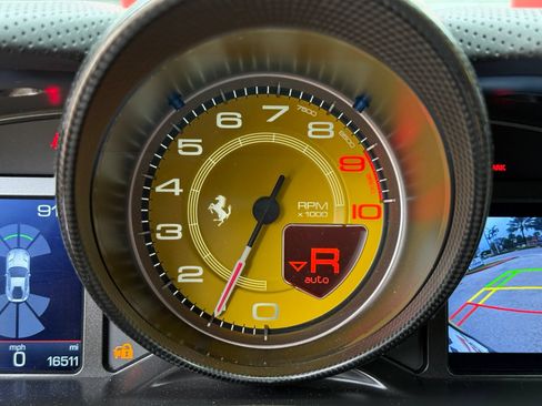 Used 2019 Ferrari 812 Superfast RWD image 35