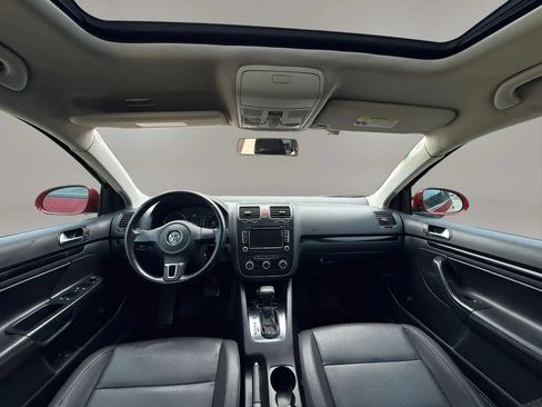 Used 2010 Volkswagen Jetta Wolfsburg Edition FWD image 9