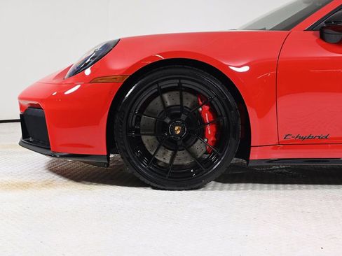 Certified 2026 Porsche 911 Targa 4 GTS image 32