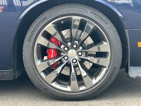 Used 2014 Dodge Challenger SRT8 RWD image 11