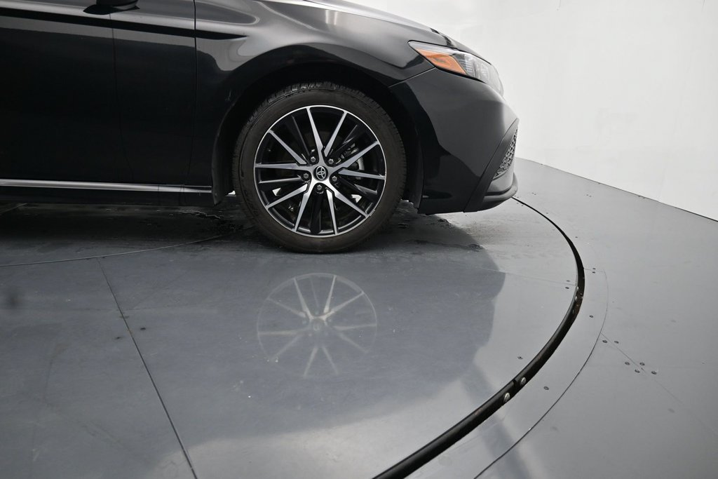 Used 2024 Toyota Camry SE FWD image 11