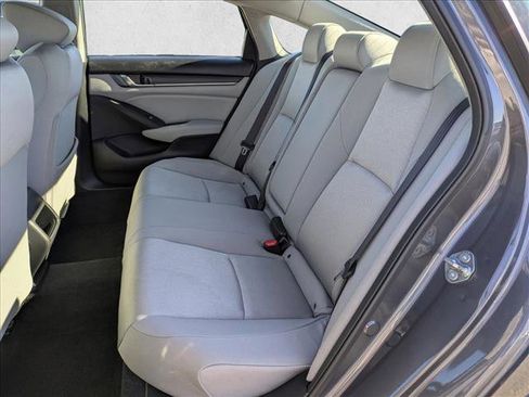 Used 2018 Honda Accord LX image 17