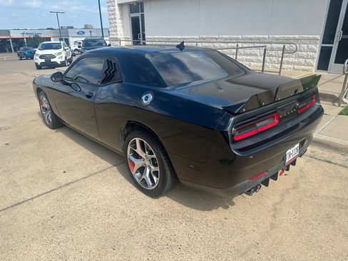 Used 2016 Dodge Challenger SXT Plus RWD image 8
