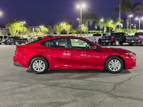 Used 2025 Toyota Camry LE image 4