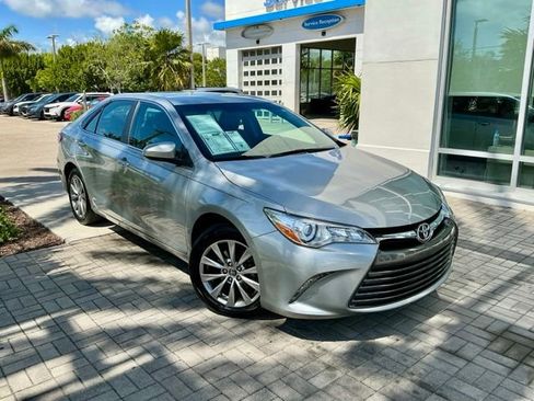 Used 2016 Toyota Camry XLE FWD image 1