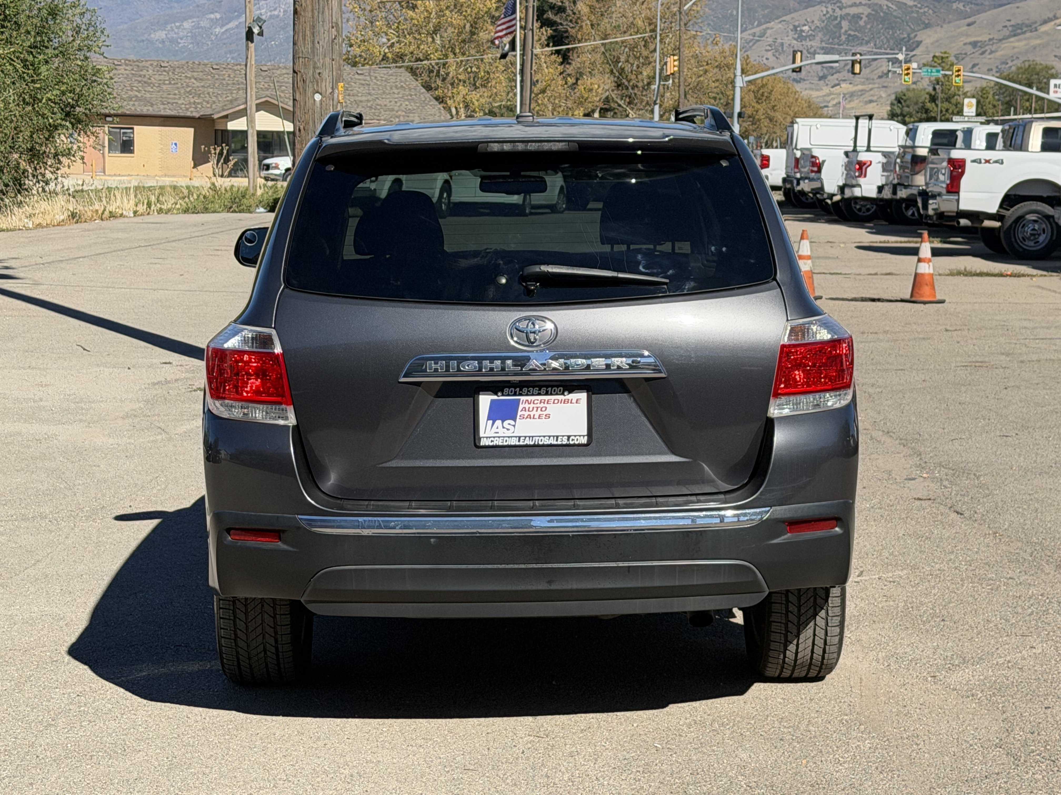 Used 2011 Toyota Highlander Limited w/ Tow Pkg FWD image 5