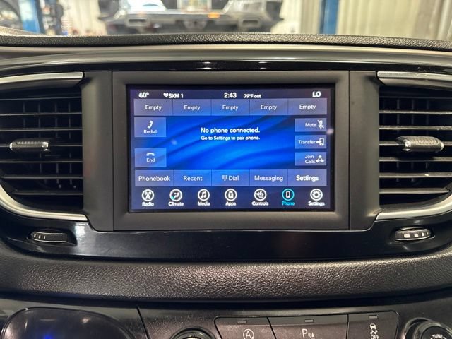 Used 2020 Chrysler Pacifica Touring-L FWD image 5