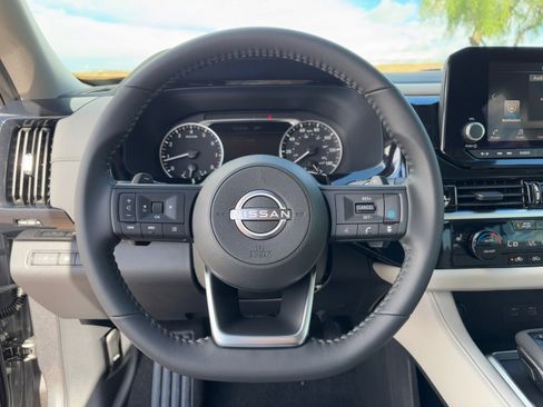 New 2025 Nissan Pathfinder SV image 20