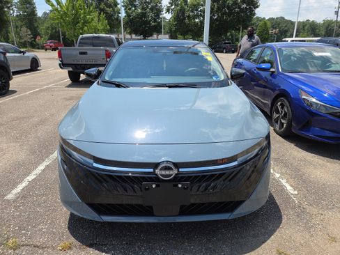 Used 2026 Nissan Sentra SR w/ Floor Mat Package FWD image 8