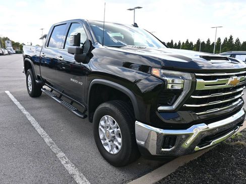Used 2024 Chevrolet Silverado 2500 LTZ w/ LTZ Convenience Package image 4